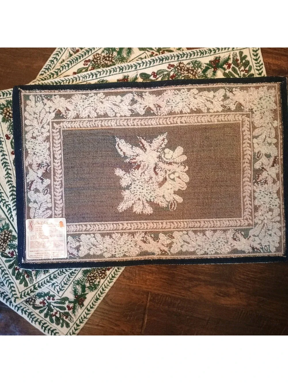 Vintage Park B. Smith Home For The Holidays Tapestry Placemats - Holly Pinecone